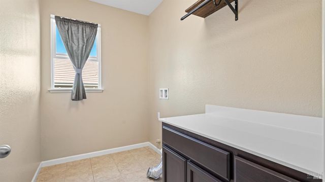 2197 Yellow Rose Cir, Fairfield, CA 94534