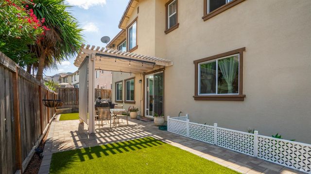 2197 Yellow Rose Cir, Fairfield, CA 94534