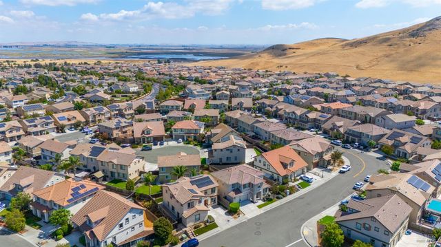 2197 Yellow Rose Cir, Fairfield, CA 94534