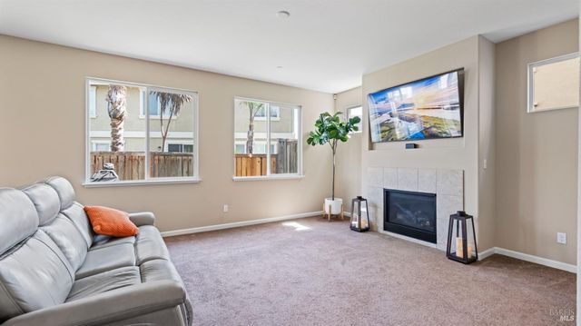 2197 Yellow Rose Cir, Fairfield, CA 94534