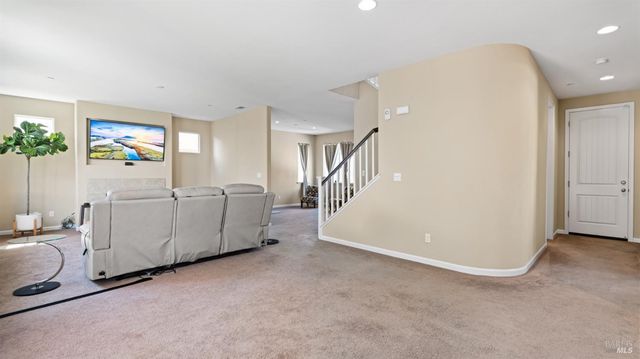 2197 Yellow Rose Cir, Fairfield, CA 94534