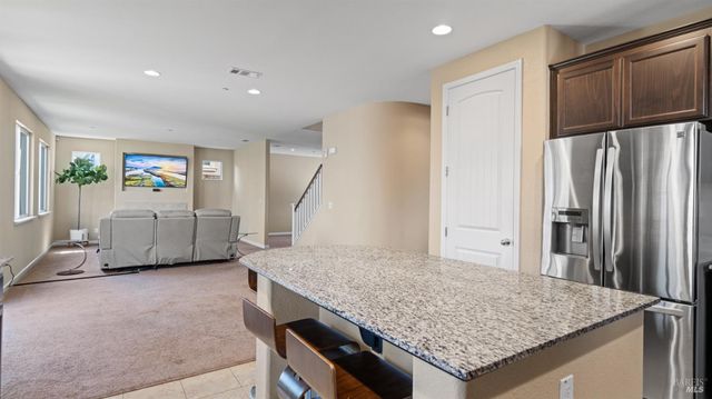 2197 Yellow Rose Cir, Fairfield, CA 94534