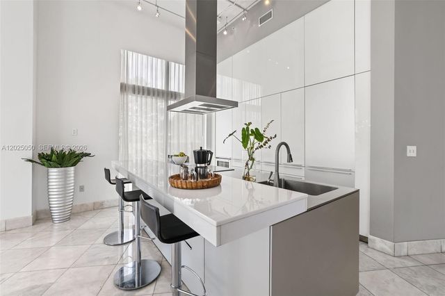 2001 Meridian Ave 101, Miami Beach, FL 33139