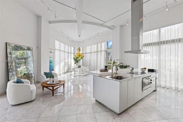 2001 Meridian Ave 101, Miami Beach, FL 33139