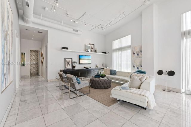 2001 Meridian Ave 101, Miami Beach, FL 33139