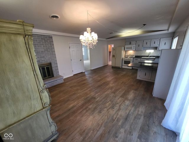 2824 Centre Parkway, Indianapolis, IN 46203