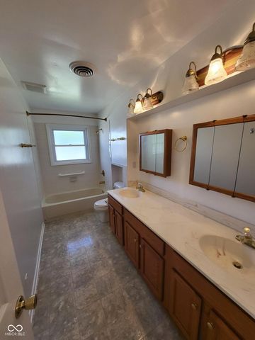 2824 Centre Parkway, Indianapolis, IN 46203