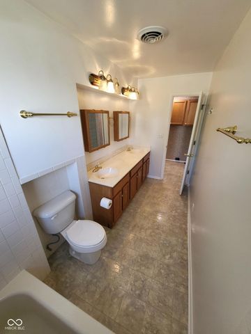 2824 Centre Parkway, Indianapolis, IN 46203