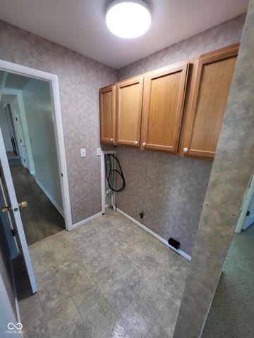 2824 Centre Parkway, Indianapolis, IN 46203