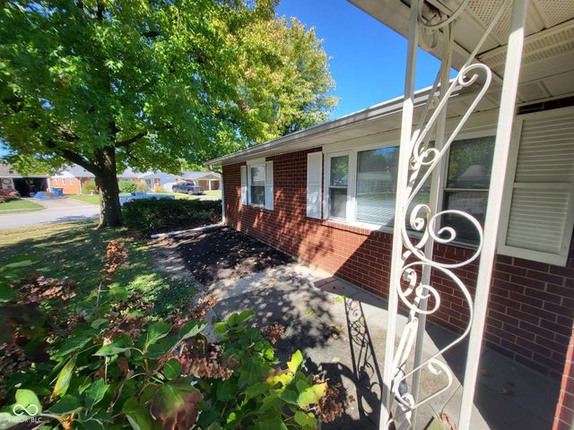 2824 Centre Parkway, Indianapolis, IN 46203