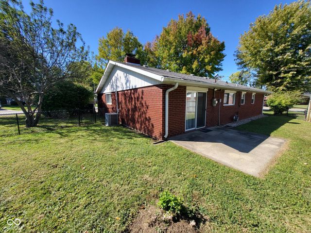 2824 Centre Parkway, Indianapolis, IN 46203