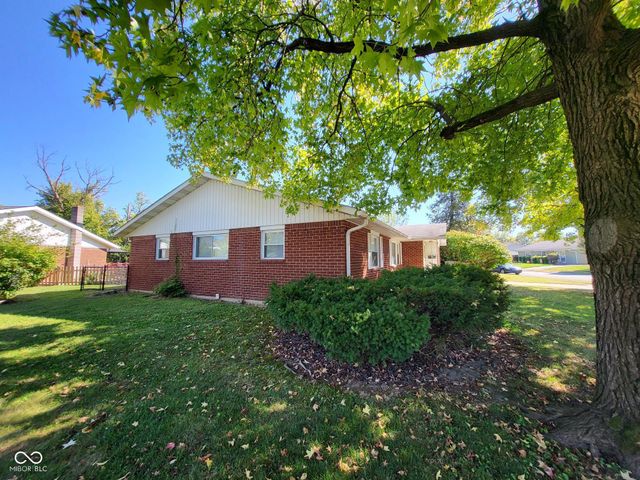 2824 Centre Parkway, Indianapolis, IN 46203