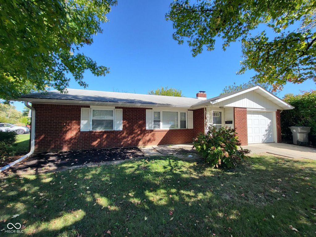 2824 Centre Parkway, Indianapolis, IN 46203