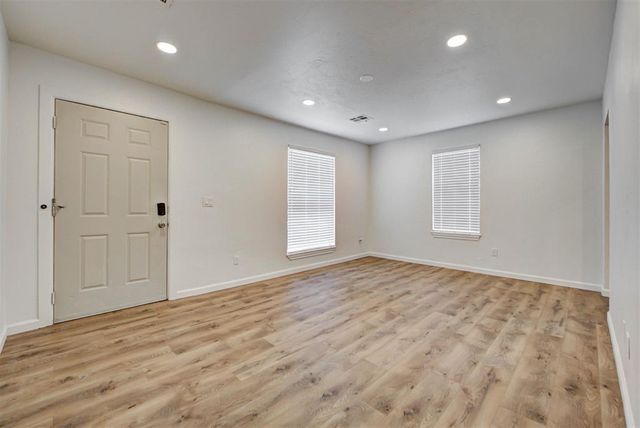 602 E Rickenbacker Drive, Oklahoma City, OK 73110