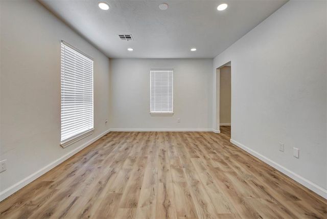 602 E Rickenbacker Drive, Oklahoma City, OK 73110