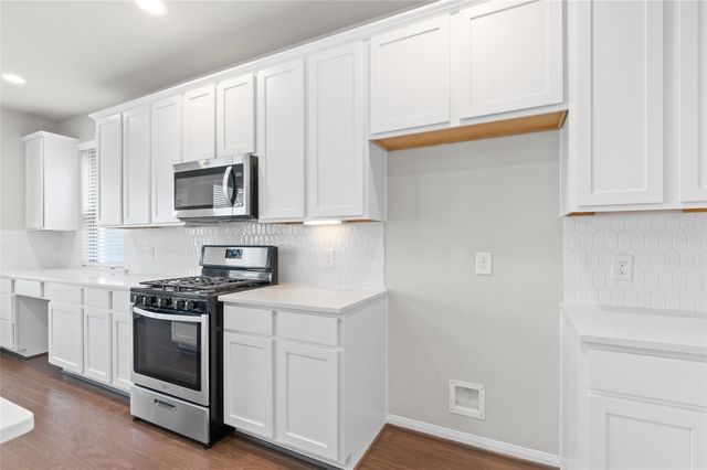 29650 Kynndal Shore Drive, Spring, TX 77386