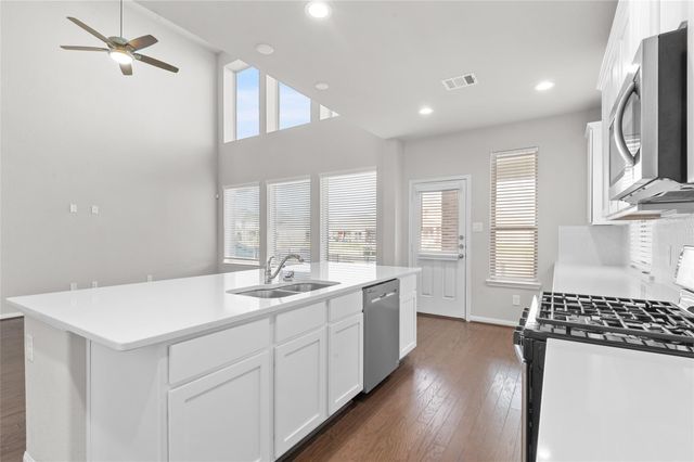 29650 Kynndal Shore Drive, Spring, TX 77386