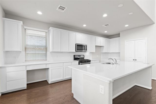 29650 Kynndal Shore Drive, Spring, TX 77386