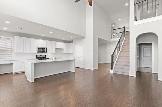 29650 Kynndal Shore Drive, Spring, TX 77386