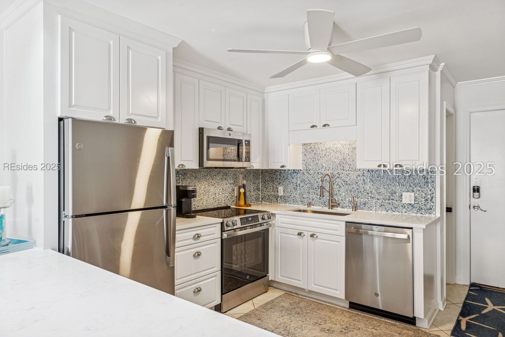 15 Forest Beach Drive S 2B, Hilton Head Island, SC 29928