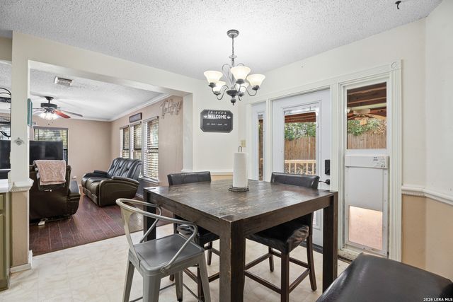 15831 Walnut Creek Dr, San Antonio, TX 78247