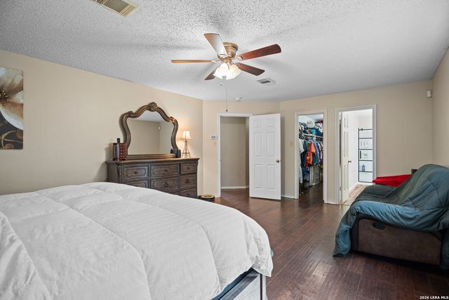 15831 Walnut Creek Dr, San Antonio, TX 78247