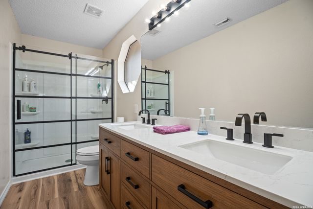 15831 Walnut Creek Dr, San Antonio, TX 78247