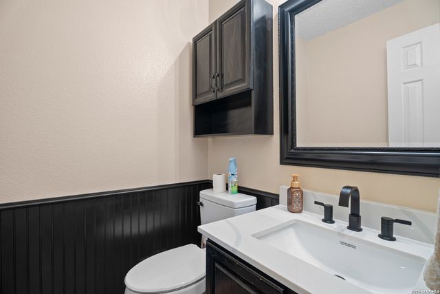 15831 Walnut Creek Dr, San Antonio, TX 78247