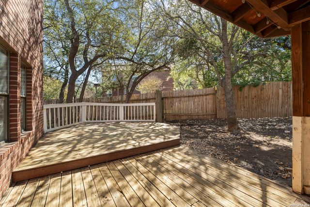 15831 Walnut Creek Dr, San Antonio, TX 78247