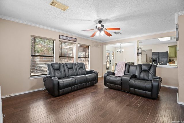 15831 Walnut Creek Dr, San Antonio, TX 78247