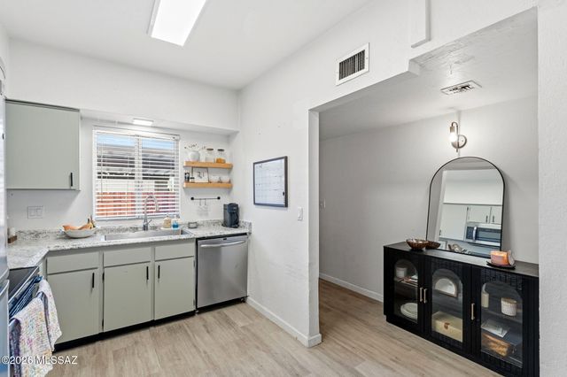 851 S Pantano Parkway, Tucson, AZ 85710