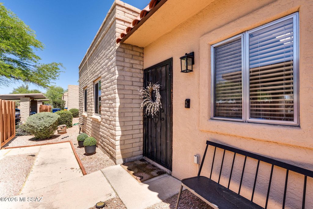 851 S Pantano Parkway, Tucson, AZ 85710