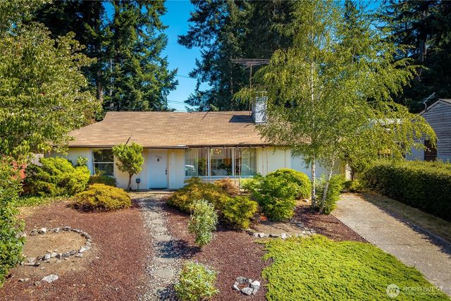 15326 Stone Ave N, Shoreline, WA 98133