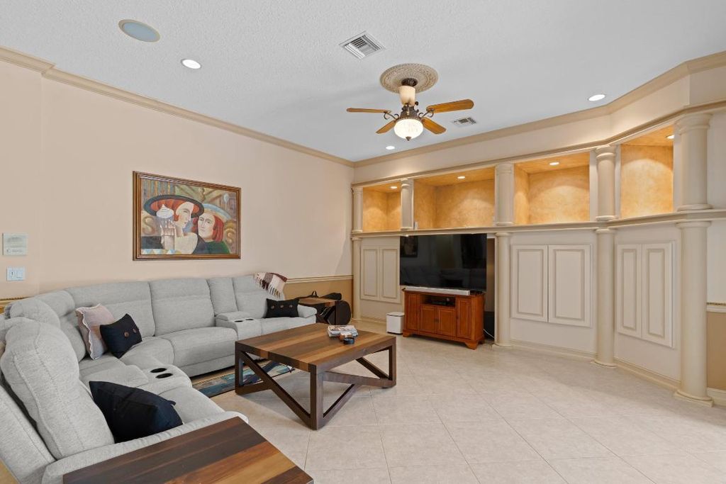 Image 12 of property listing at 21134 Falls Ridge Way, Boca Raton, FL 33428