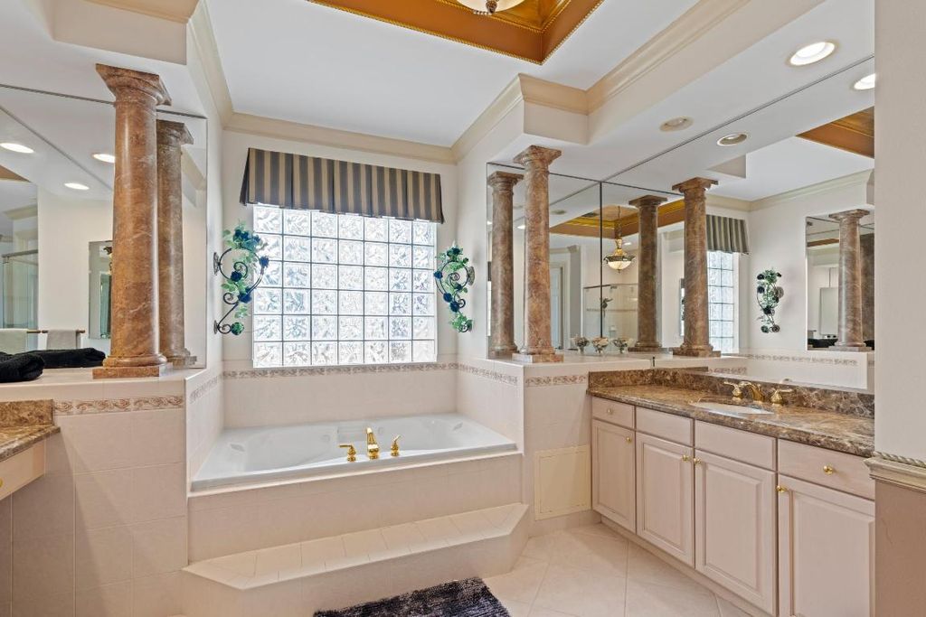 Image 22 of property listing at 21134 Falls Ridge Way, Boca Raton, FL 33428