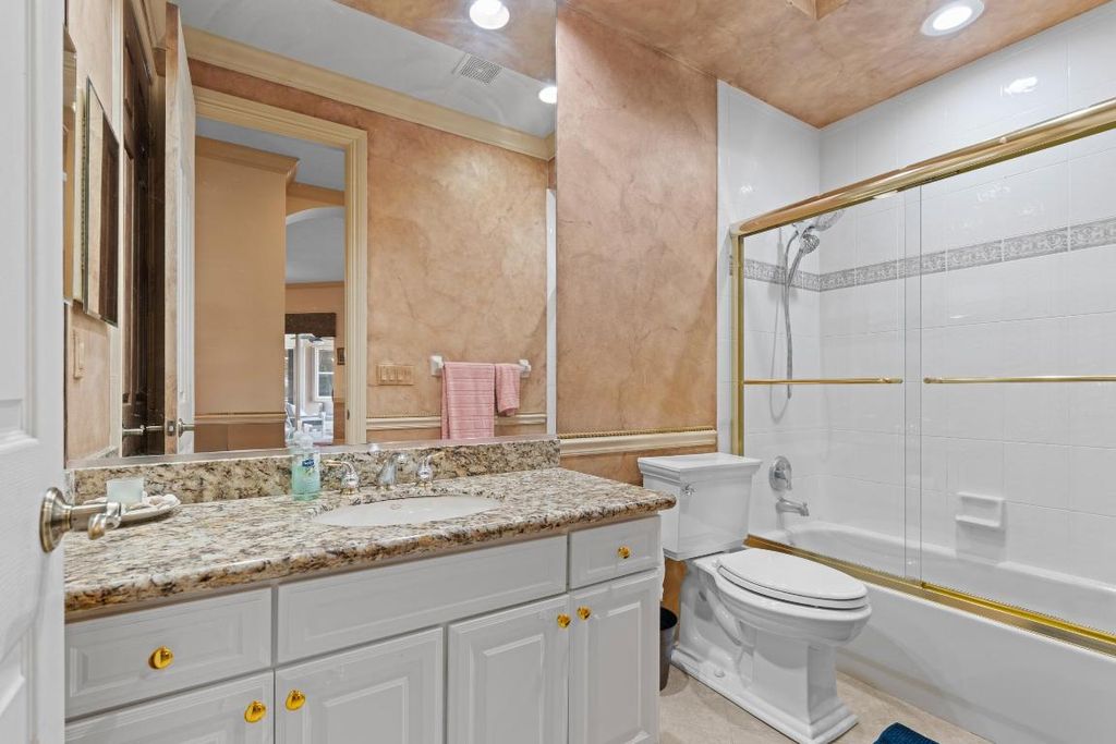 Image 24 of property listing at 21134 Falls Ridge Way, Boca Raton, FL 33428