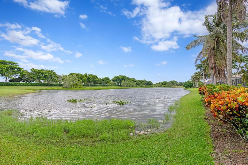 Image 30 of property listing at 21134 Falls Ridge Way, Boca Raton, FL 33428