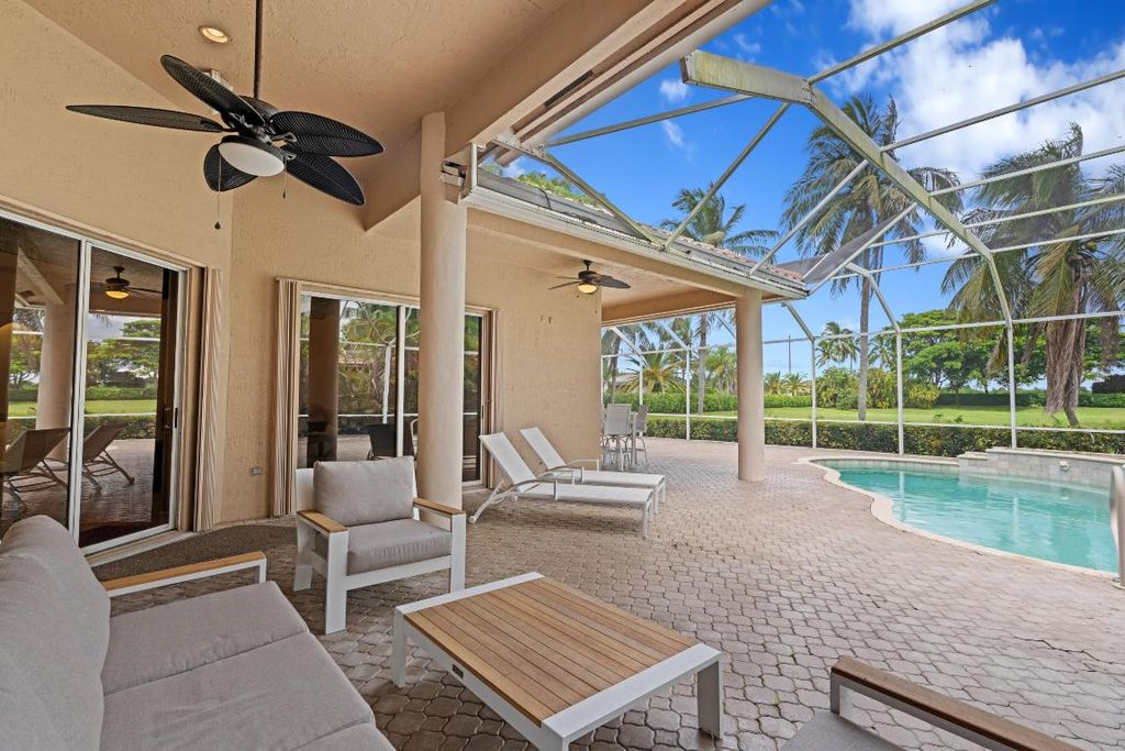 Image 5 of property listing at 21134 Falls Ridge Way, Boca Raton, FL 33428