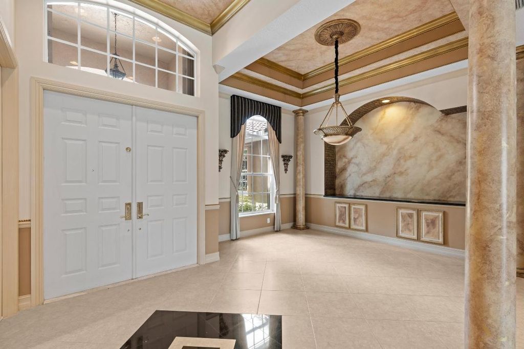 Image 8 of property listing at 21134 Falls Ridge Way, Boca Raton, FL 33428