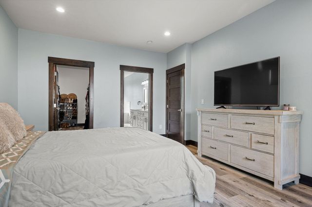 3519 E Chattaroy Rd, Chattaroy, WA 99003