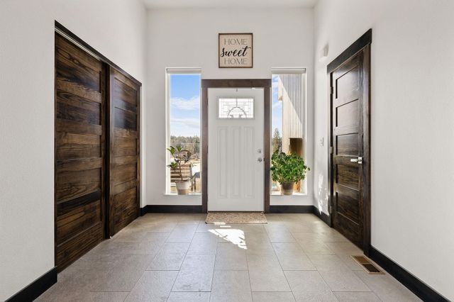 3519 E Chattaroy Rd, Chattaroy, WA 99003