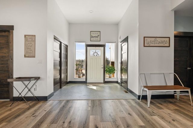 3519 E Chattaroy Rd, Chattaroy, WA 99003