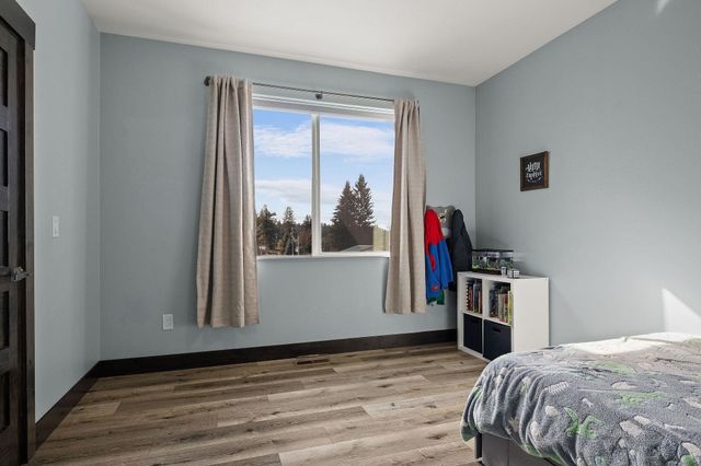 3519 E Chattaroy Rd, Chattaroy, WA 99003