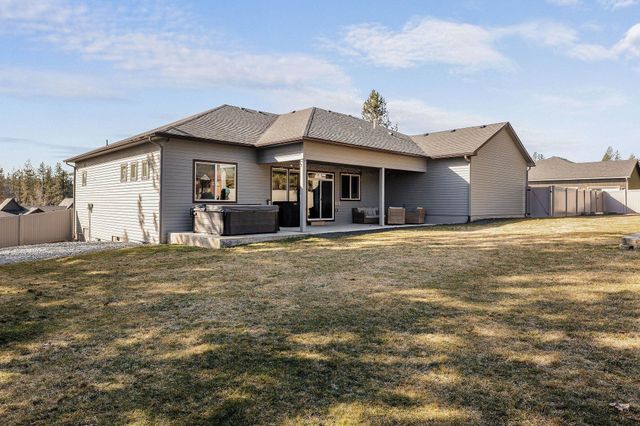 3519 E Chattaroy Rd, Chattaroy, WA 99003