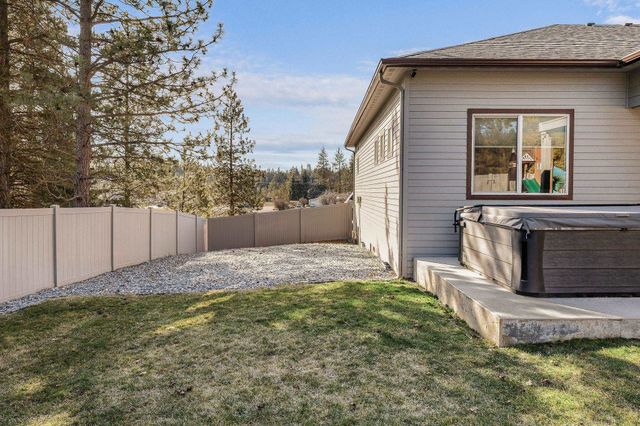 3519 E Chattaroy Rd, Chattaroy, WA 99003