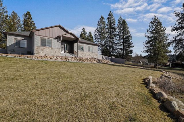 3519 E Chattaroy Rd, Chattaroy, WA 99003