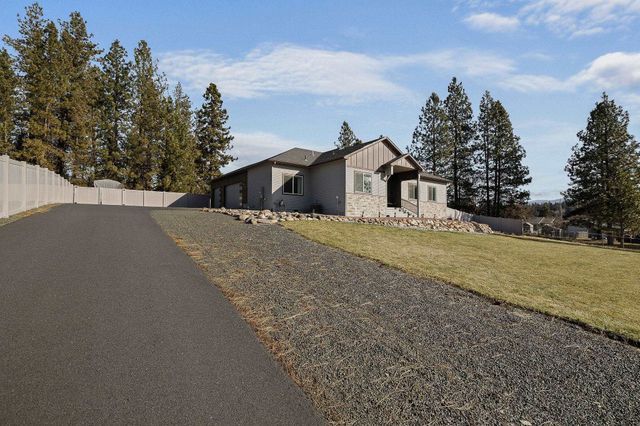 3519 E Chattaroy Rd, Chattaroy, WA 99003