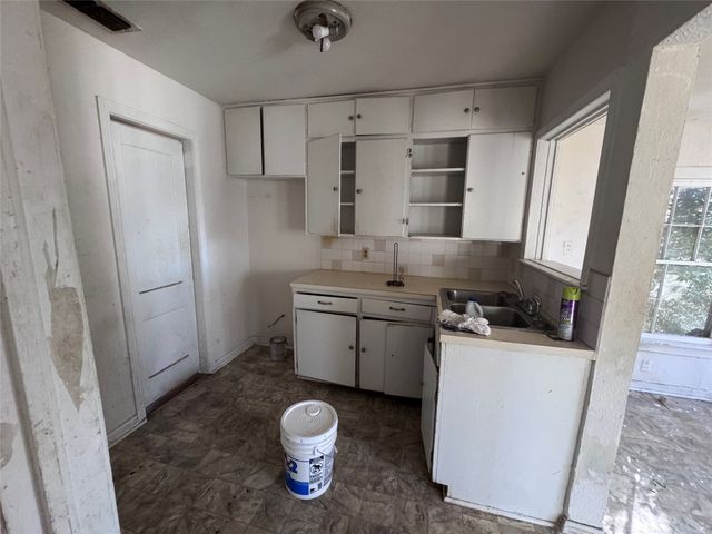 4111 Mcneil Street, Dallas, TX 75227