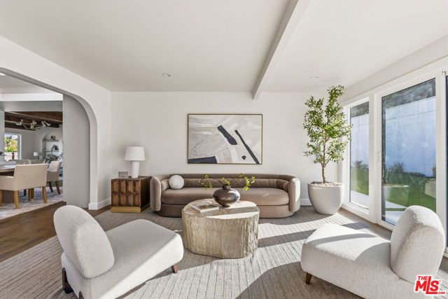 4600 Don Quixote Drive, Los Angeles, CA 90008