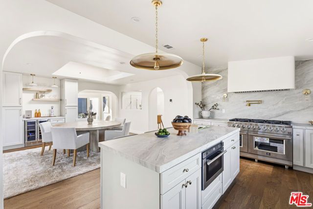4600 Don Quixote Drive, Los Angeles, CA 90008